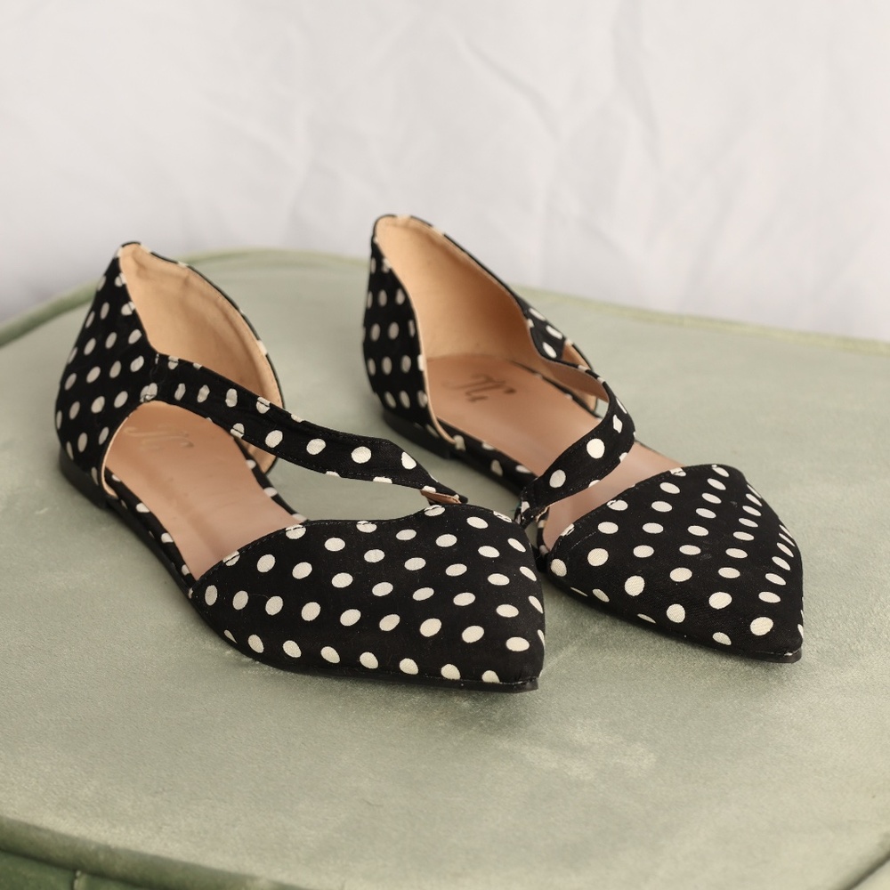 JG Women's Flats Black & White Polka Dot Size 8.5-9